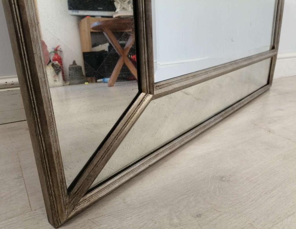 Quality Julian Chichester Mirror