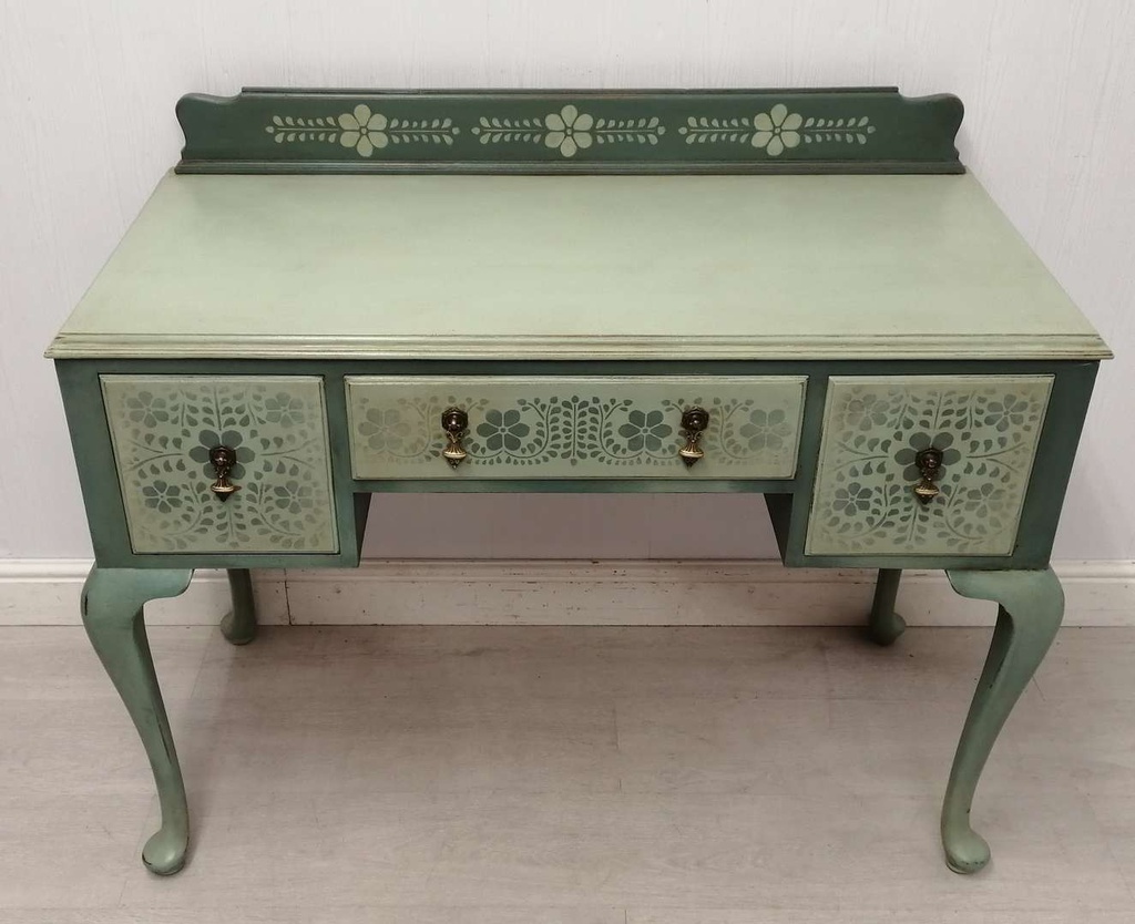 Green Dressing Table