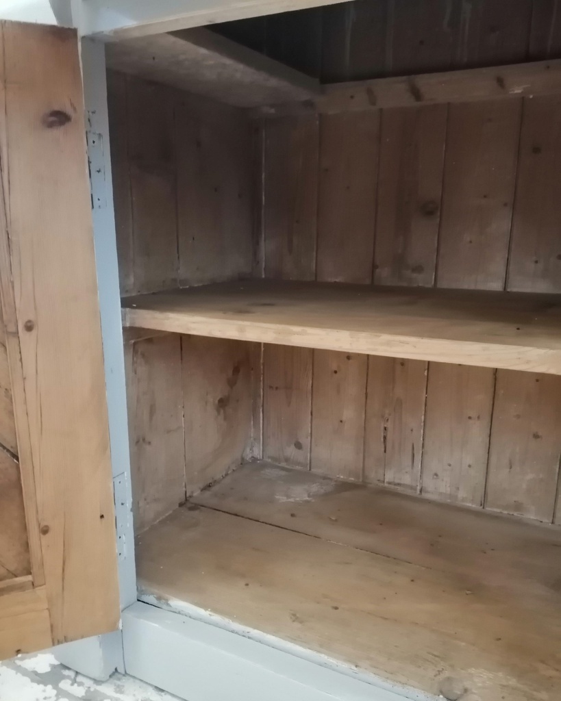 Large 'Flint' Old Irish Pine Dresser