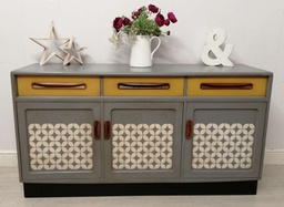 [HF11283] Retro Three Door Sideboard