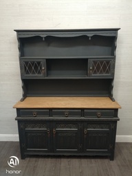 [HF16796] Lovely painted old charm dresser